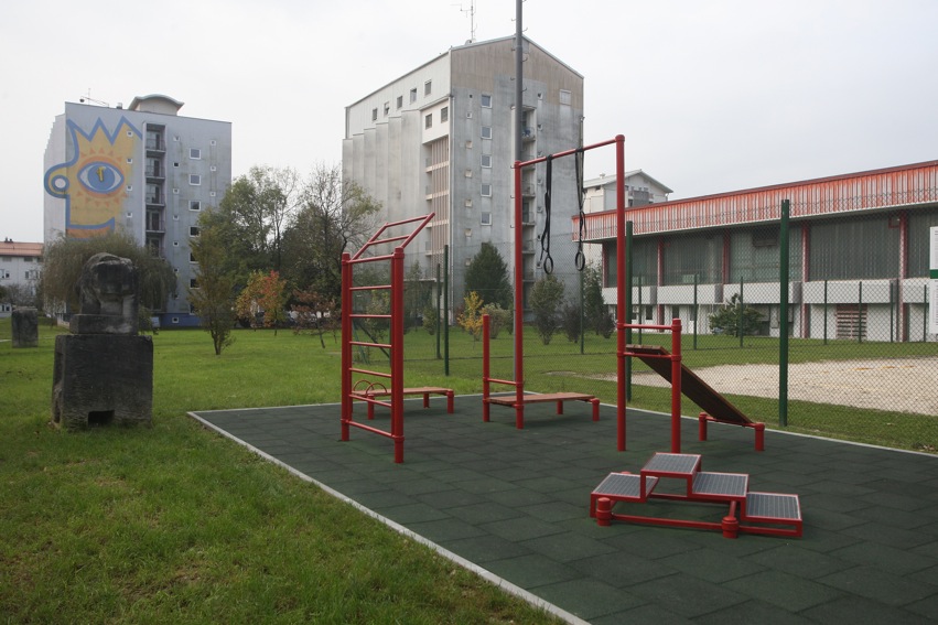 141021 otvoritev zunanjega fitnesa v studentskem domu Ljubljana nrovan 004