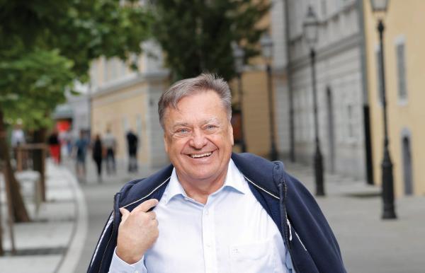 Uvodnik v reviji Ljubljana: 