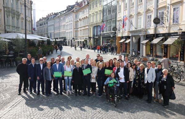 Na glasovnicah bomo obkrožili 1 in 17